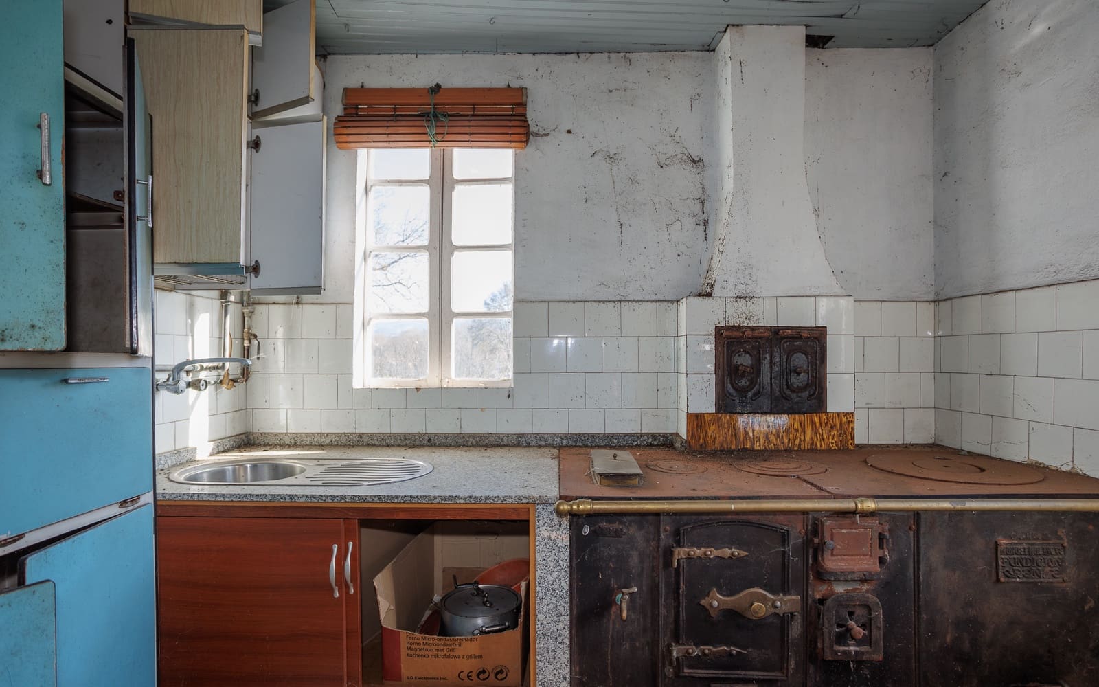 3 bedroom Finca/Country House for sale in Vilar de Barrio - € 75,000 (Ref: 9687473)