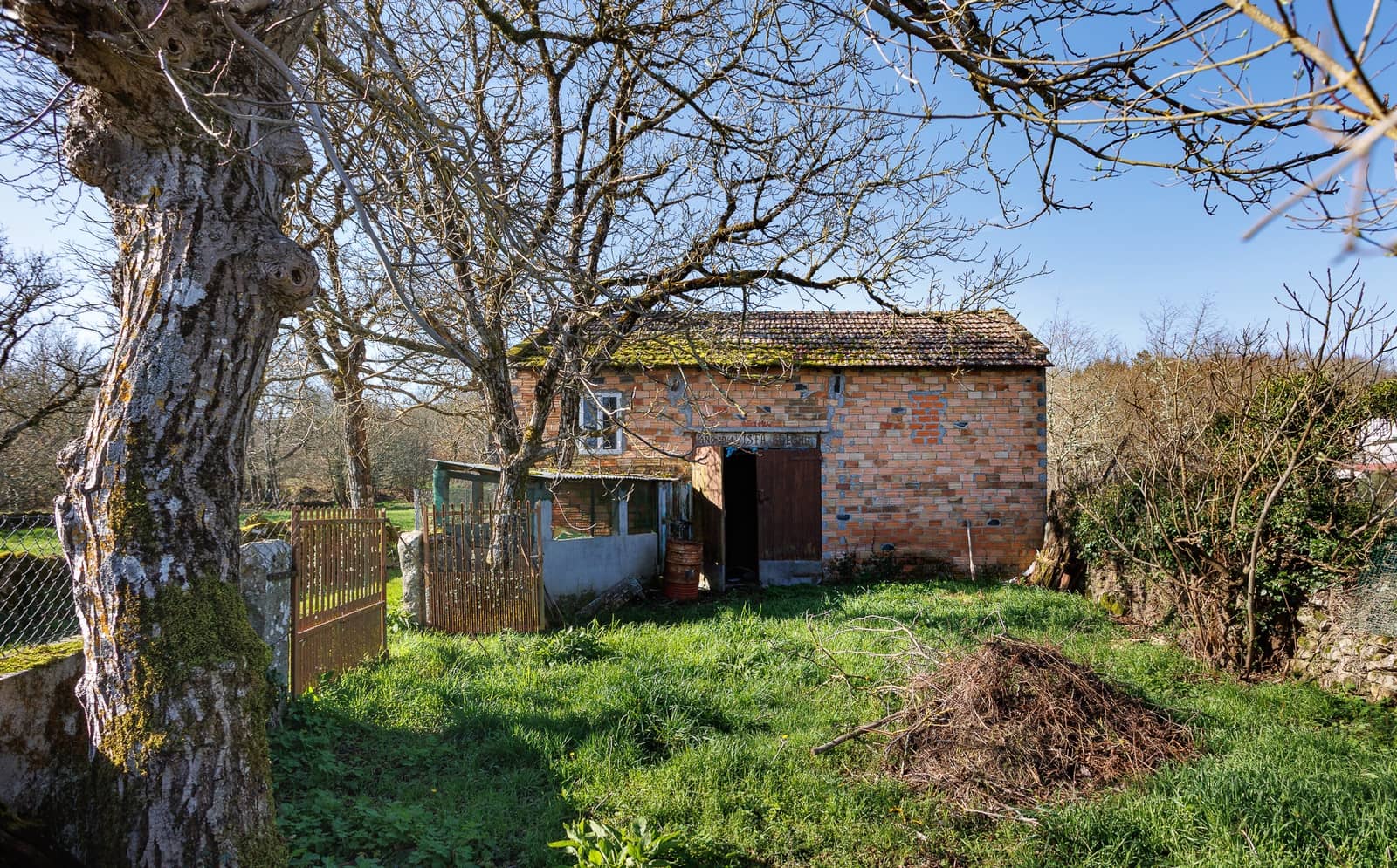 3 bedroom Finca/Country House for sale in Vilar de Barrio - € 75,000 (Ref: 9687473)