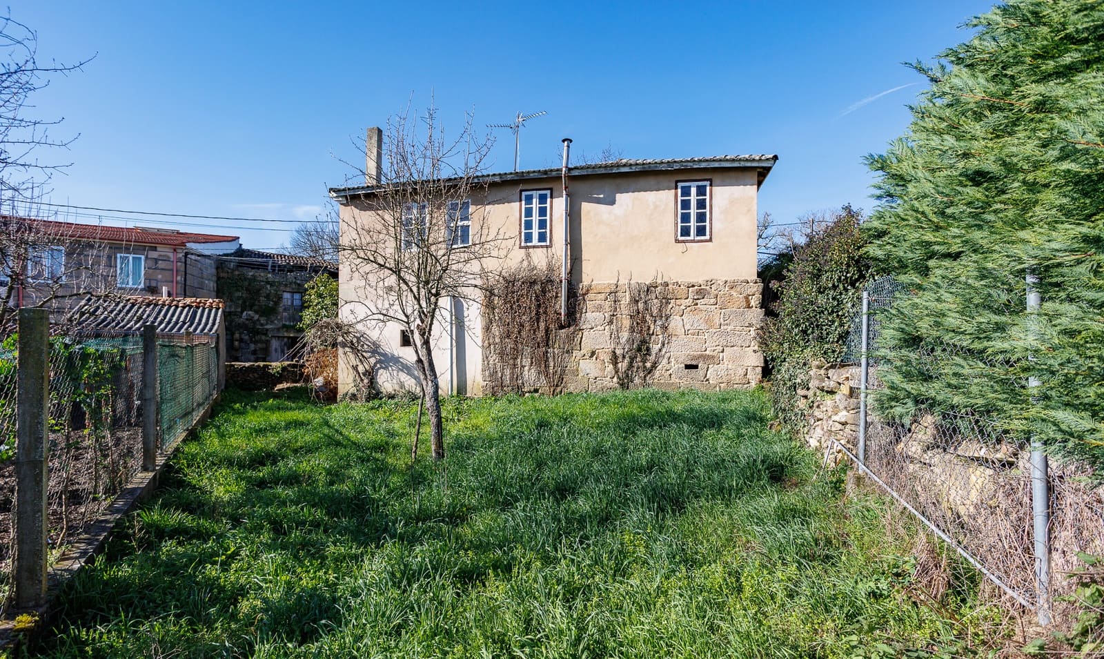 3 bedroom Finca/Country House for sale in Vilar de Barrio - € 75,000 (Ref: 9687473)