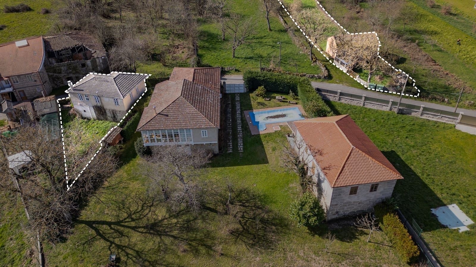 3 bedroom Finca/Country House for sale in Maceda - € 75,000 (Ref: 9687473)