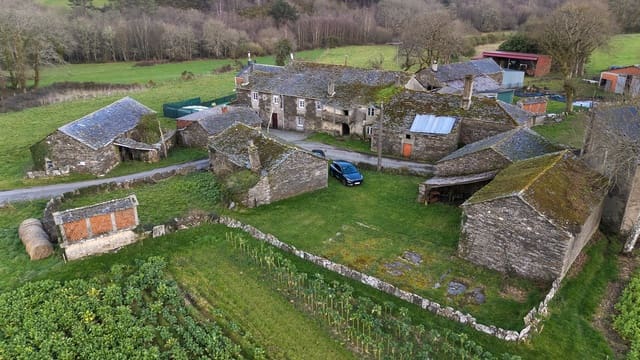 3 soveværelse Finca/Landehus til salg i Guitiriz - € 75.000 (Ref: 9691607)