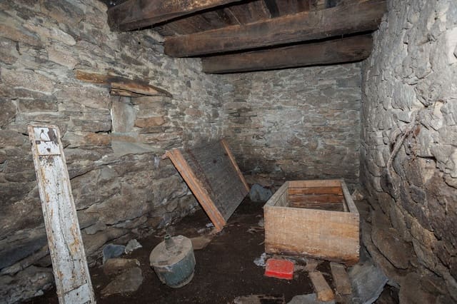 1 soveværelse Finca/Landehus til salg i Outeiro de Rei - € 30.000 (Ref: 9694394)