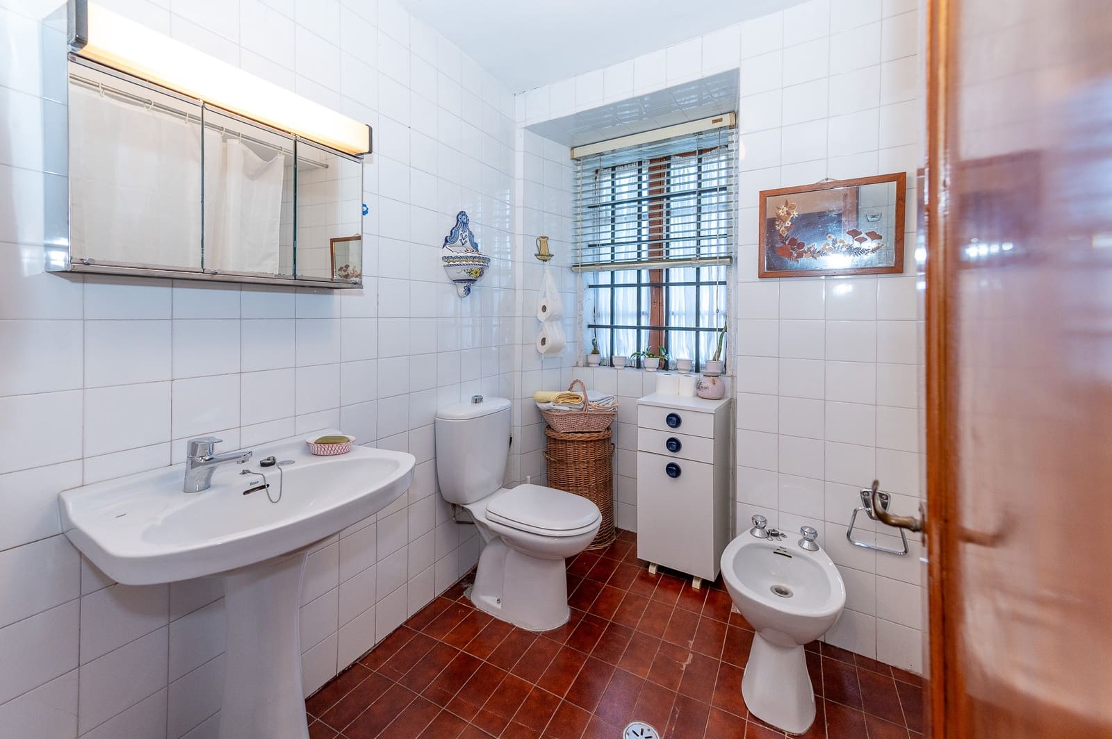 8 bedroom Finca/Country House for sale in Maside with garage - € 390,000 (Ref: 9708046)