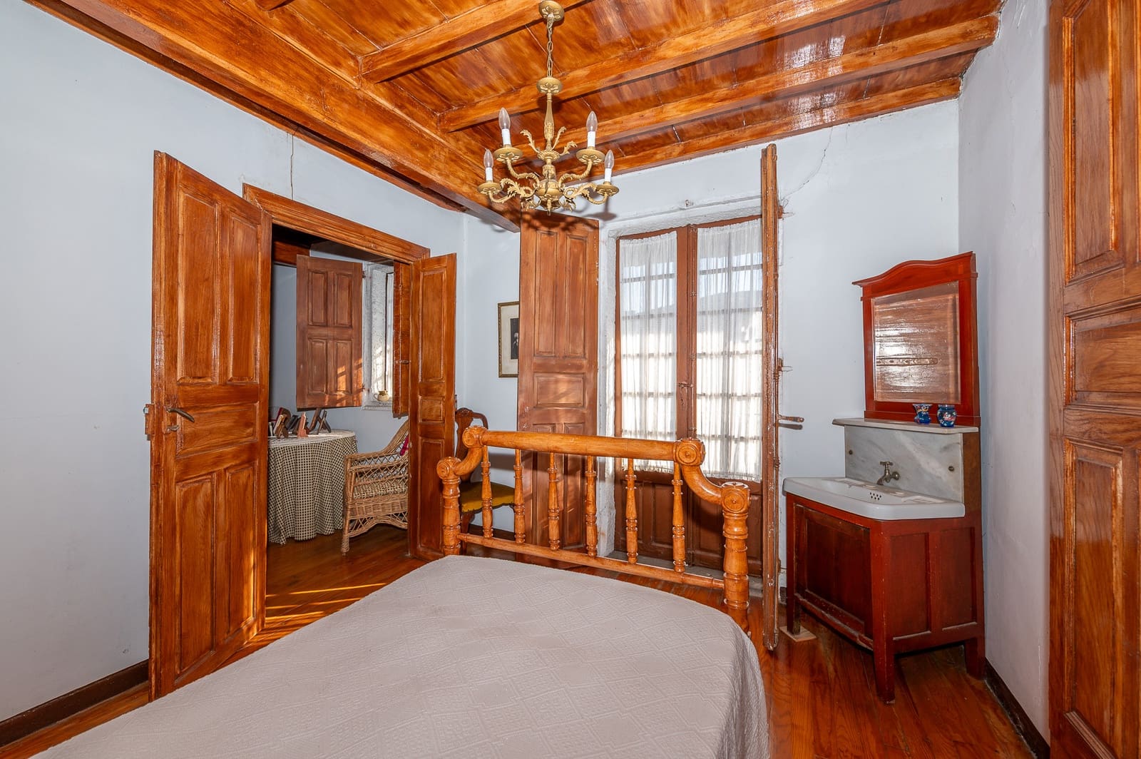 8 bedroom Finca/Country House for sale in Maside with garage - € 390,000 (Ref: 9708046)