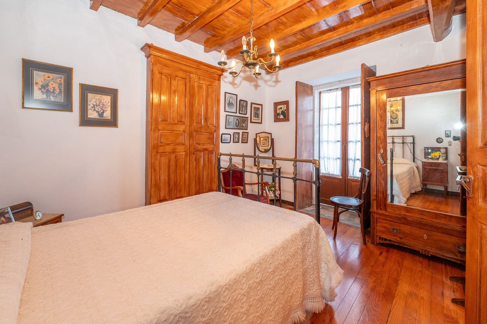 8 bedroom Finca/Country House for sale in Maside with garage - € 390,000 (Ref: 9708046)