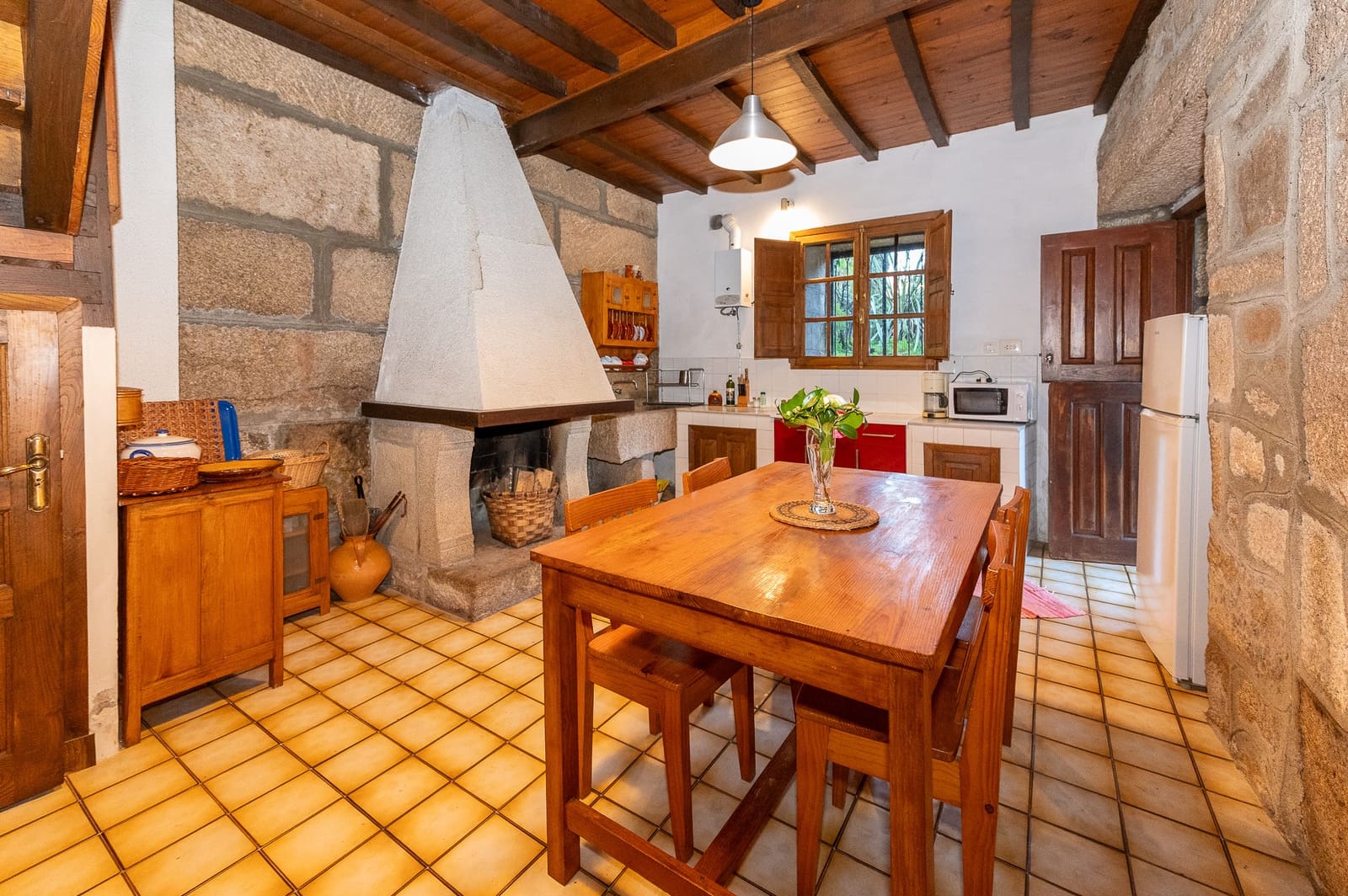 8 bedroom Finca/Country House for sale in Maside with garage - € 390,000 (Ref: 9708046)