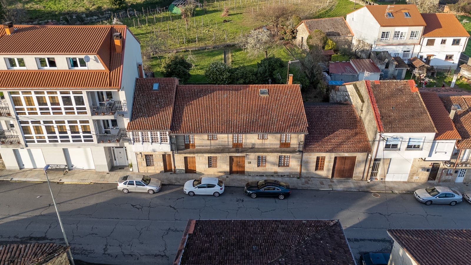 8 bedroom Finca/Country House for sale in Maside with garage - € 390,000 (Ref: 9708046)