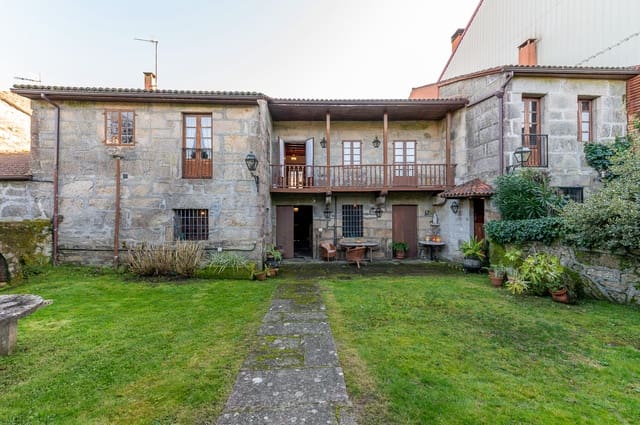 8 bedroom Finca/Country House for sale in Maside with garage - € 390,000 (Ref: 9708046)