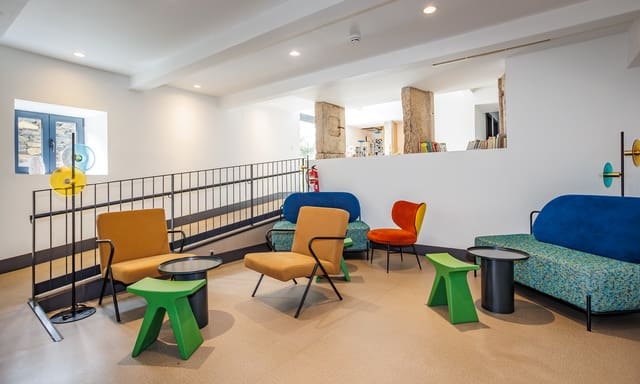 11 bedroom Business for sale in Friol with pool - € 2,000,000 (Ref: 9770958)