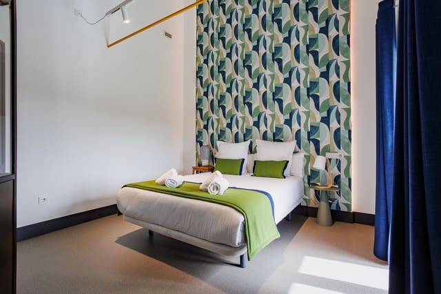 11 bedroom Business for sale in Friol with pool - € 2,000,000 (Ref: 9770958)