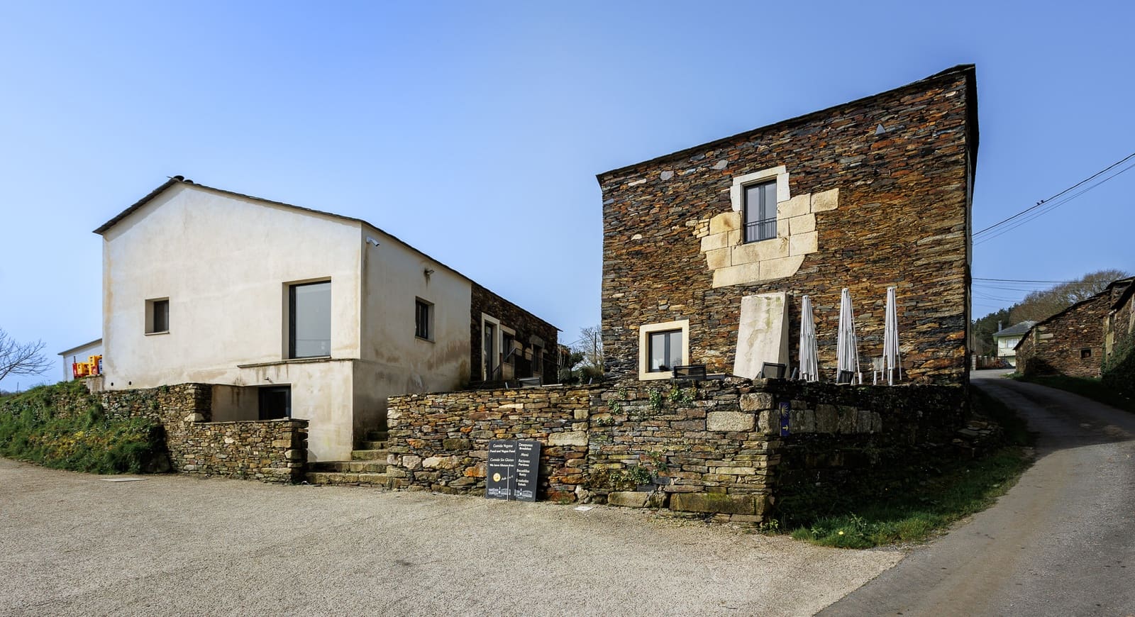 11 bedroom Business for sale in Friol with pool - € 2,000,000 (Ref: 9770958)