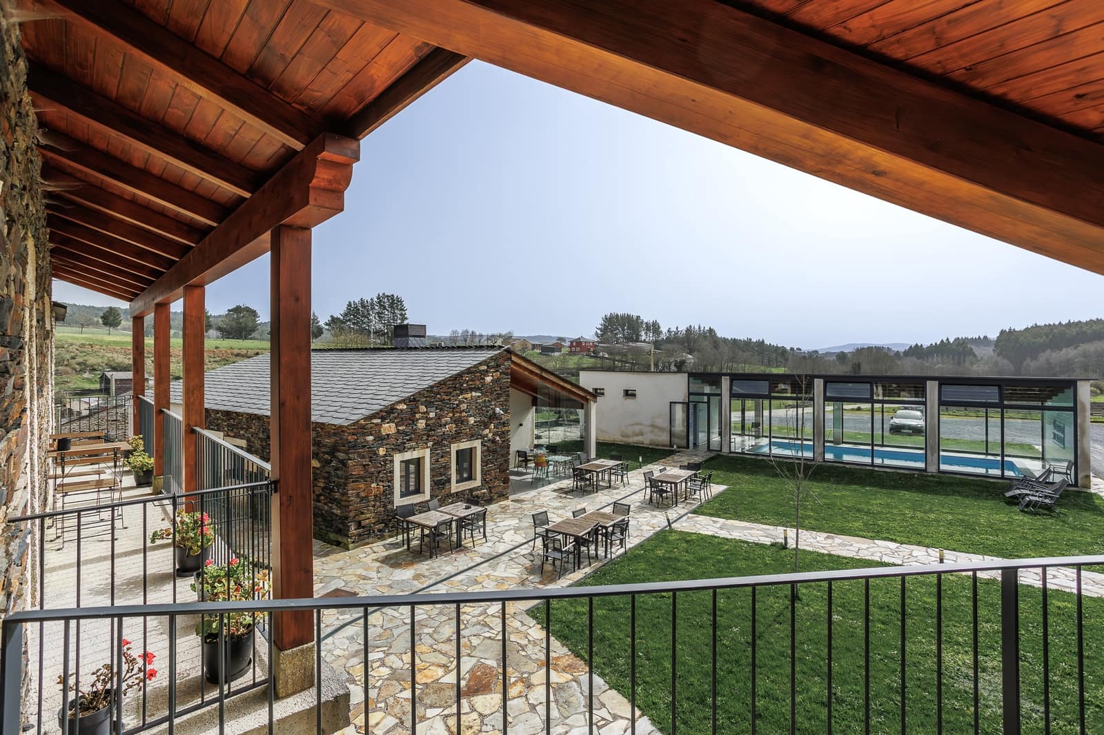 11 bedroom Business for sale in Friol with pool - € 2,000,000 (Ref: 9770958)