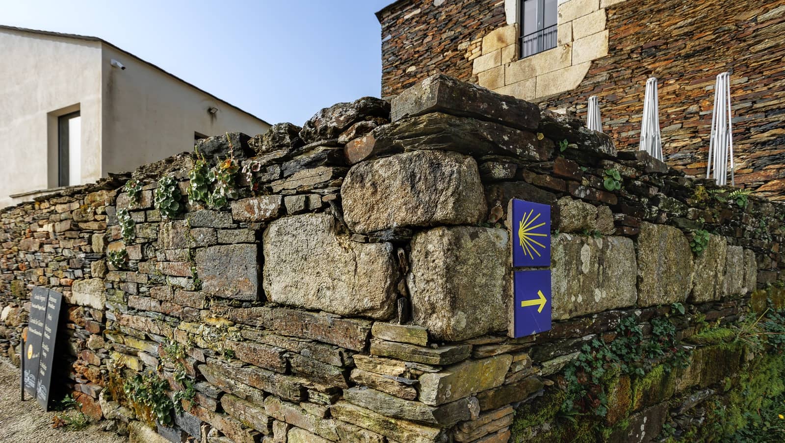 11 bedroom Business for sale in Friol with pool - € 2,000,000 (Ref: 9770958)