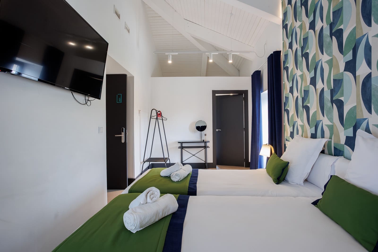 11 bedroom Business for sale in Friol with pool - € 2,000,000 (Ref: 9770958)