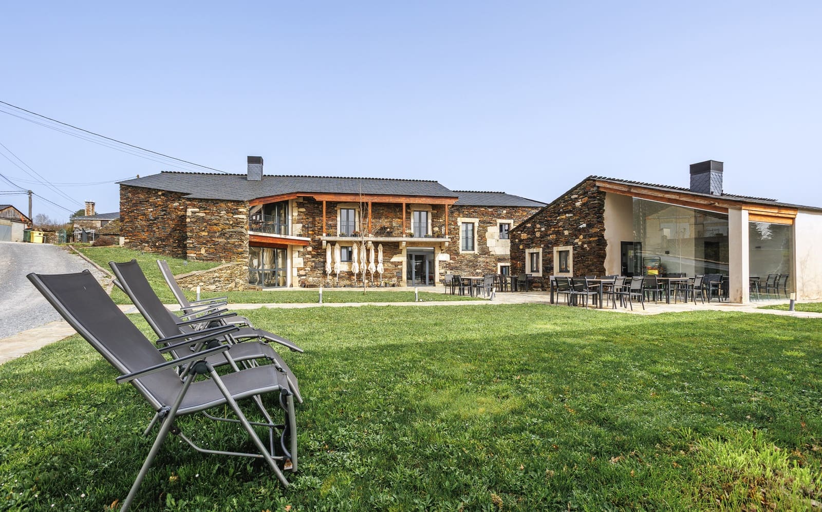 11 bedroom Business for sale in Friol with pool - € 2,000,000 (Ref: 9770958)