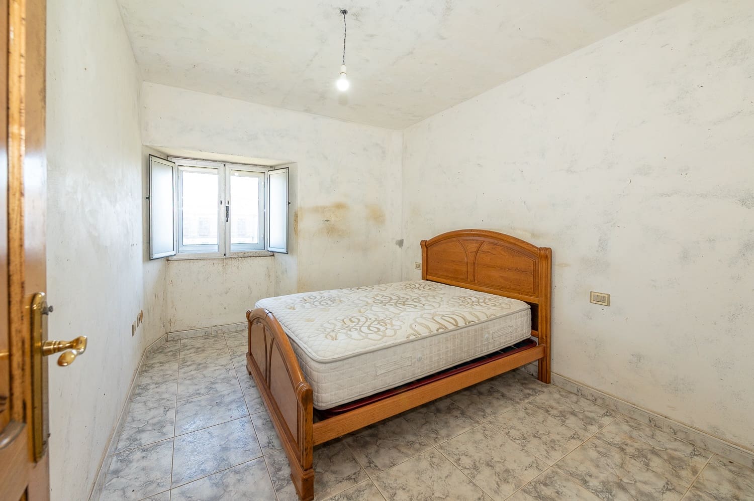 4 quarto Quinta/Casa Rural para venda em Rabade com garagem - 85 000 € (Ref: 9776868)