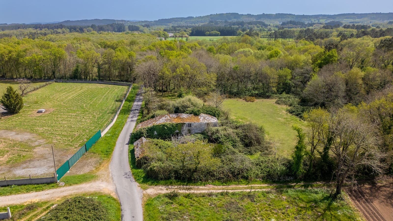 1 makuuhuone Maalaistalo myytävänä paikassa Outeiro de Rei - 90 000 € (Ref: 9802777)