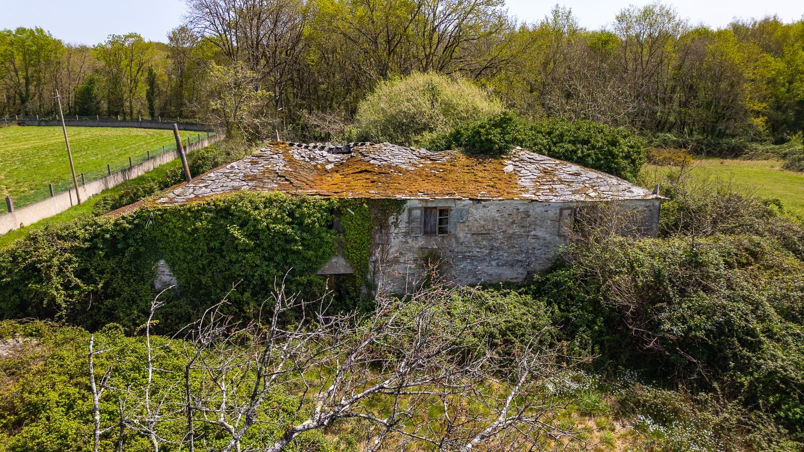 1 makuuhuone Maalaistalo myytävänä paikassa Outeiro de Rei - 90 000 € (Ref: 9802777)