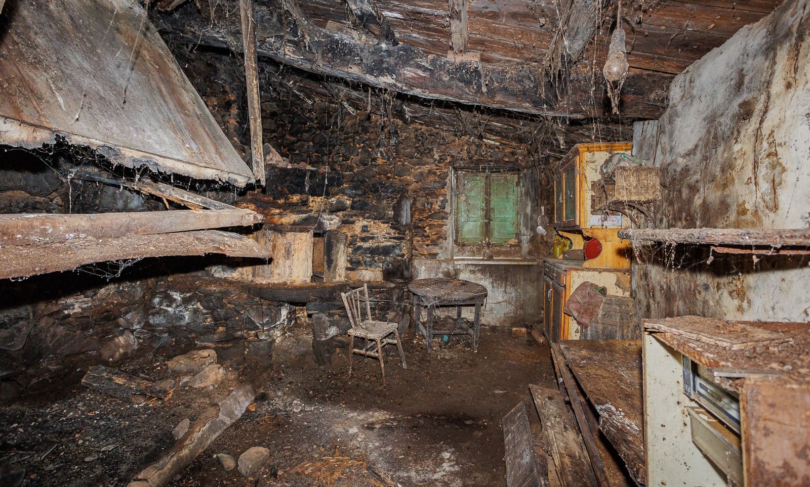 Finca/Casa Rural de 2 habitaciones en Santiso en venta - 40.000 € (Ref: 9806938)