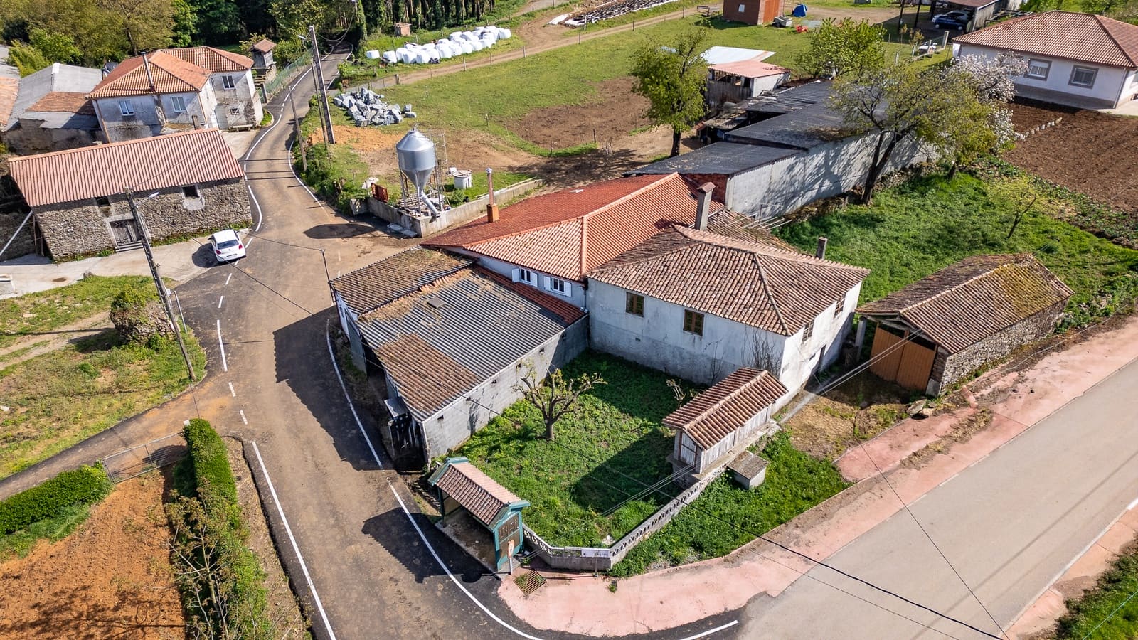 Finca/Casa Rural de 2 habitaciones en Santiso en venta - 40.000 € (Ref: 9806938)