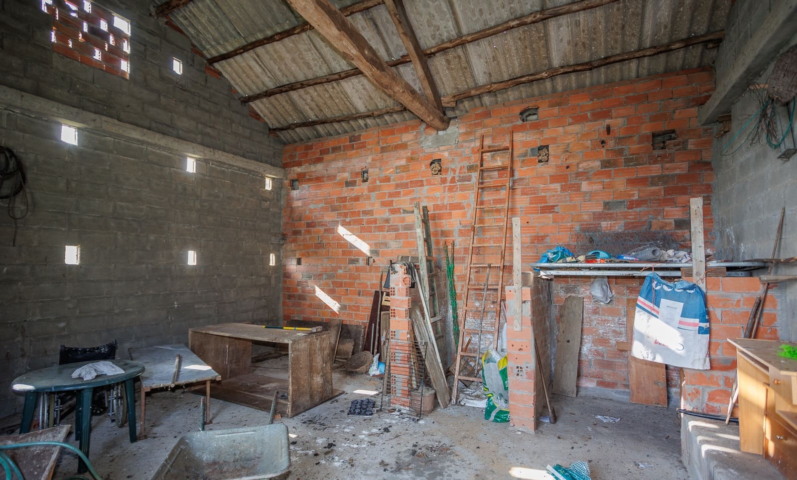 9 bedroom Finca/Country House for sale in Guitiriz with garage - € 250,000 (Ref: 9815000)
