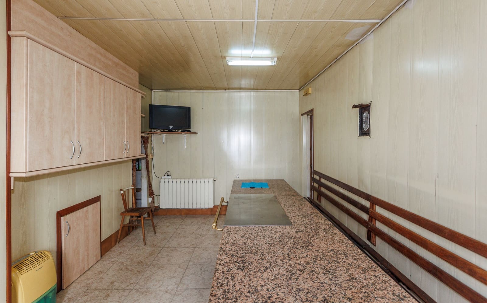 9 bedroom Finca/Country House for sale in Guitiriz with garage - € 250,000 (Ref: 9815000)