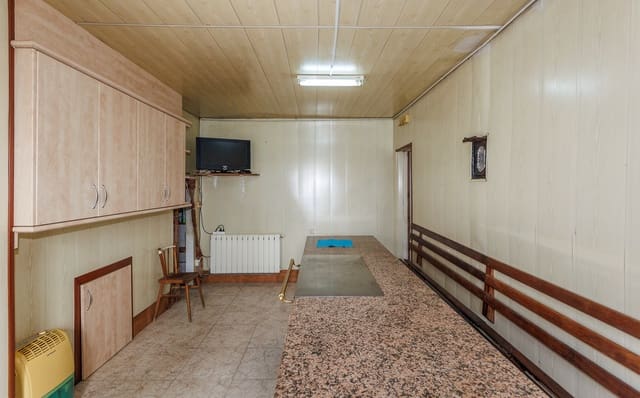9 soveværelse Finca/Landehus til salg i Guitiriz med garage - € 250.000 (Ref: 9815000)