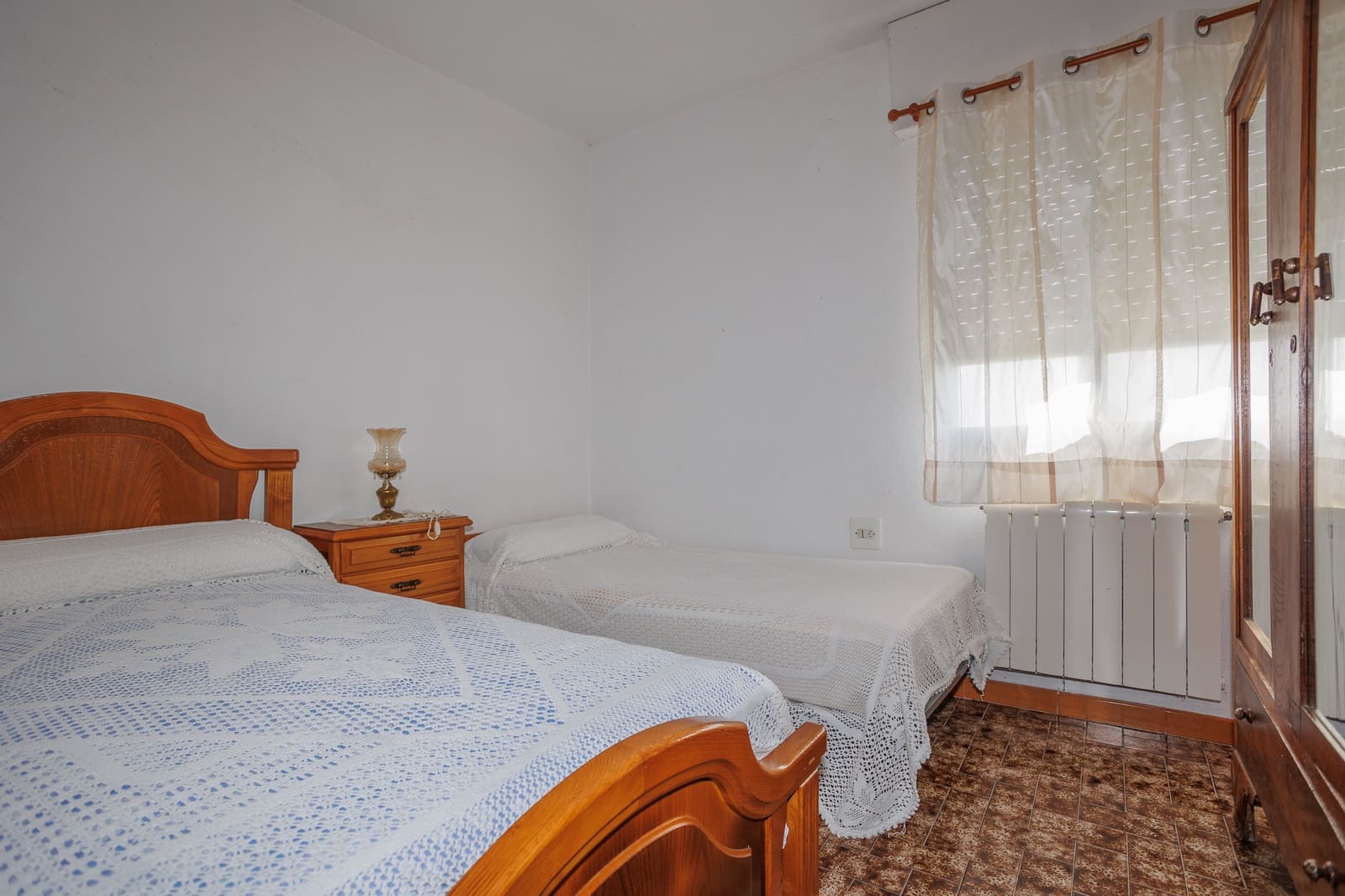 9 bedroom Finca/Country House for sale in Guitiriz with garage - € 250,000 (Ref: 9815000)