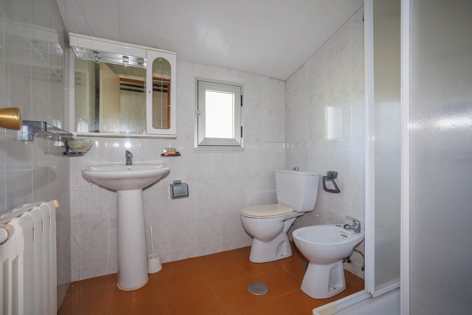 9 bedroom Finca/Country House for sale in Guitiriz with garage - € 250,000 (Ref: 9815000)