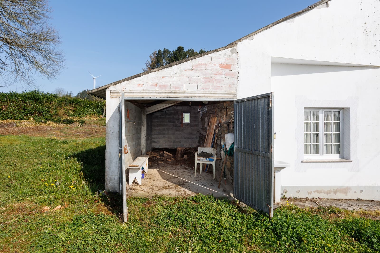 9 bedroom Finca/Country House for sale in Guitiriz with garage - € 250,000 (Ref: 9815000)