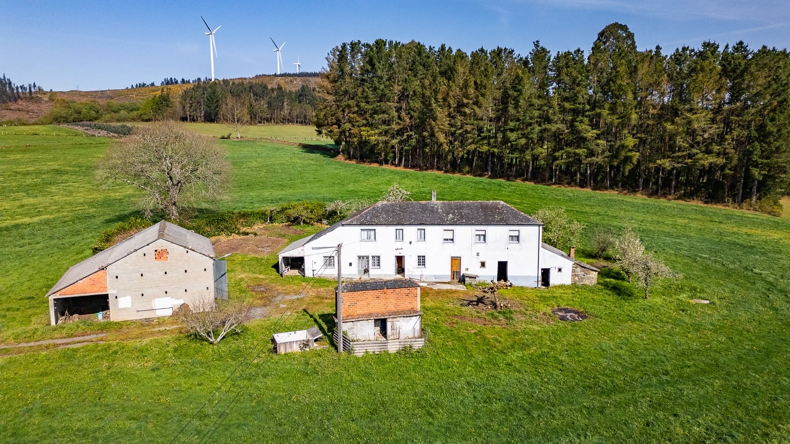 9 bedroom Finca/Country House for sale in Guitiriz with garage - € 250,000 (Ref: 9815000)
