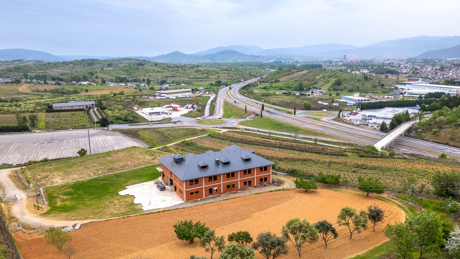1 camera da letto Azienda in vendita in Camponaraya - 1.500.000 € (Rif: 9819146)