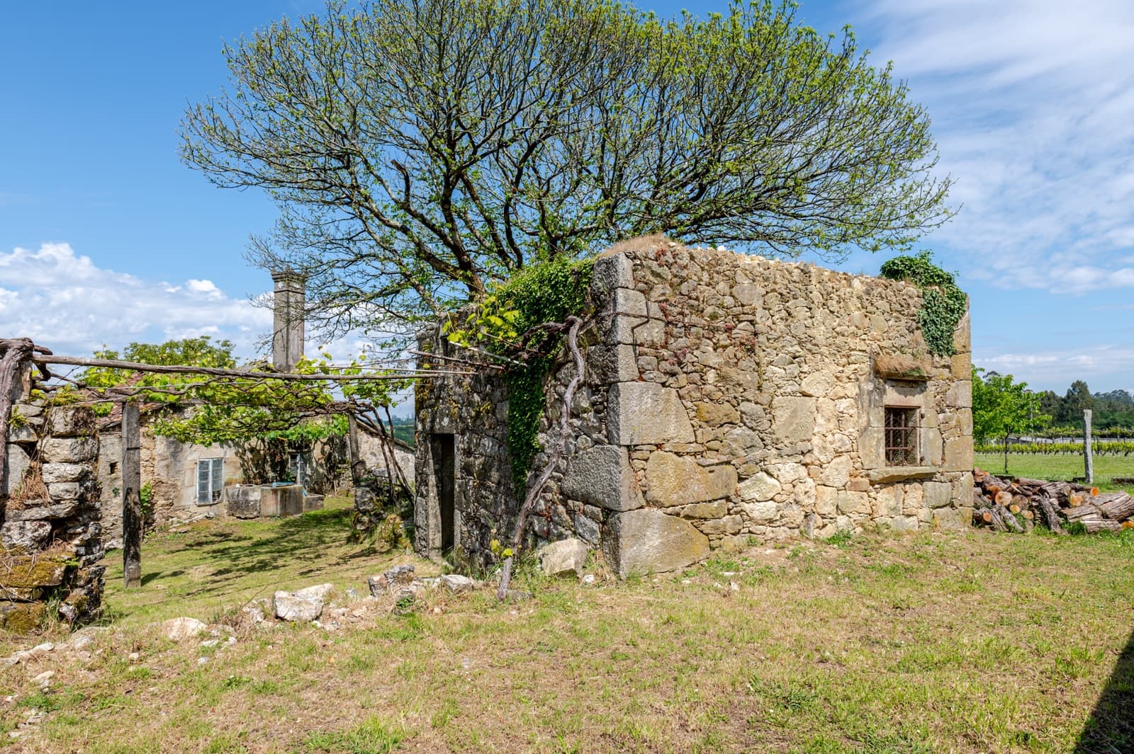 1 sypialnia Finka/Dom wiejski na sprzedaż w A Estrada z garażem - 115 000 € (Ref: 9844154)