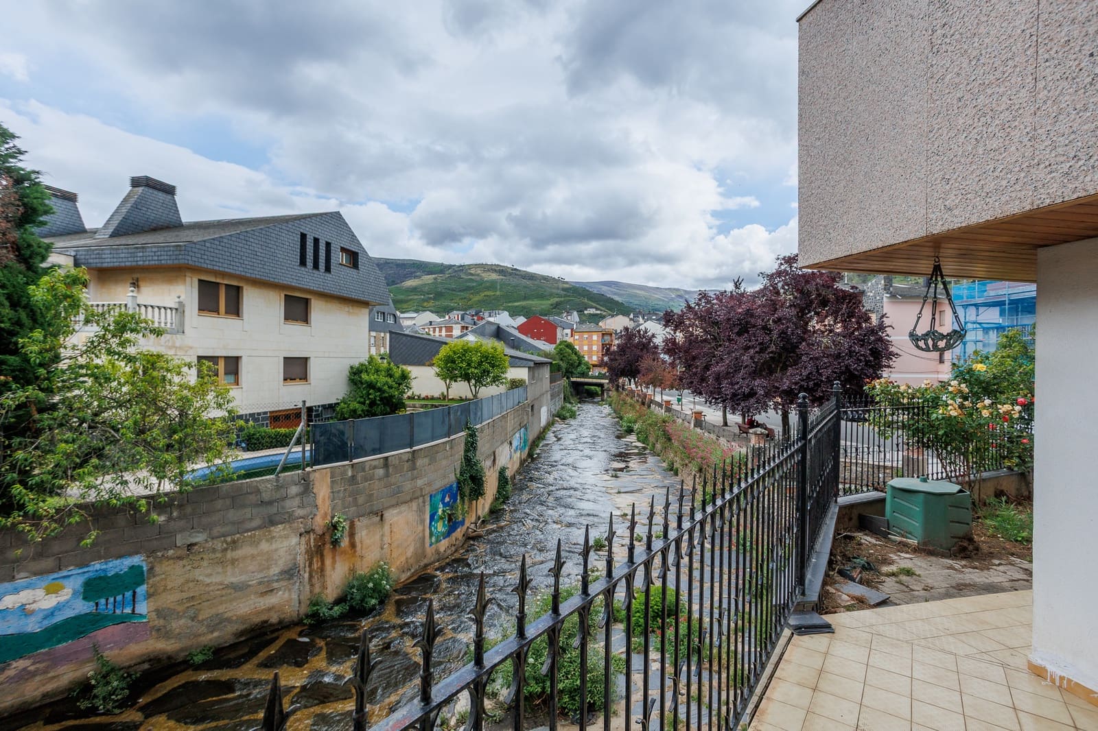 5 bedroom Finca/Country House for sale in O Barco de Valdeorras with garage - € 360,000 (Ref: 9860773)