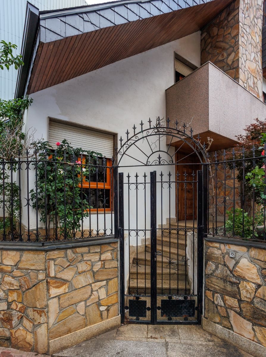 5 bedroom Finca/Country House for sale in O Barco de Valdeorras with garage - € 360,000 (Ref: 9860773)