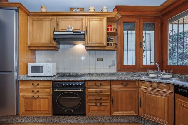 5 sypialnia Finka/Dom wiejski na sprzedaż w O Barco de Valdeorras z garażem - 360 000 € (Ref: 9860773)