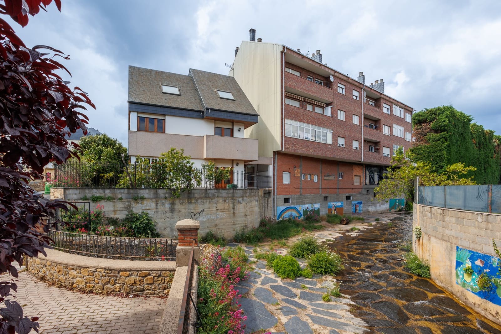 5 bedroom Finca/Country House for sale in O Barco de Valdeorras with garage - € 360,000 (Ref: 9860773)