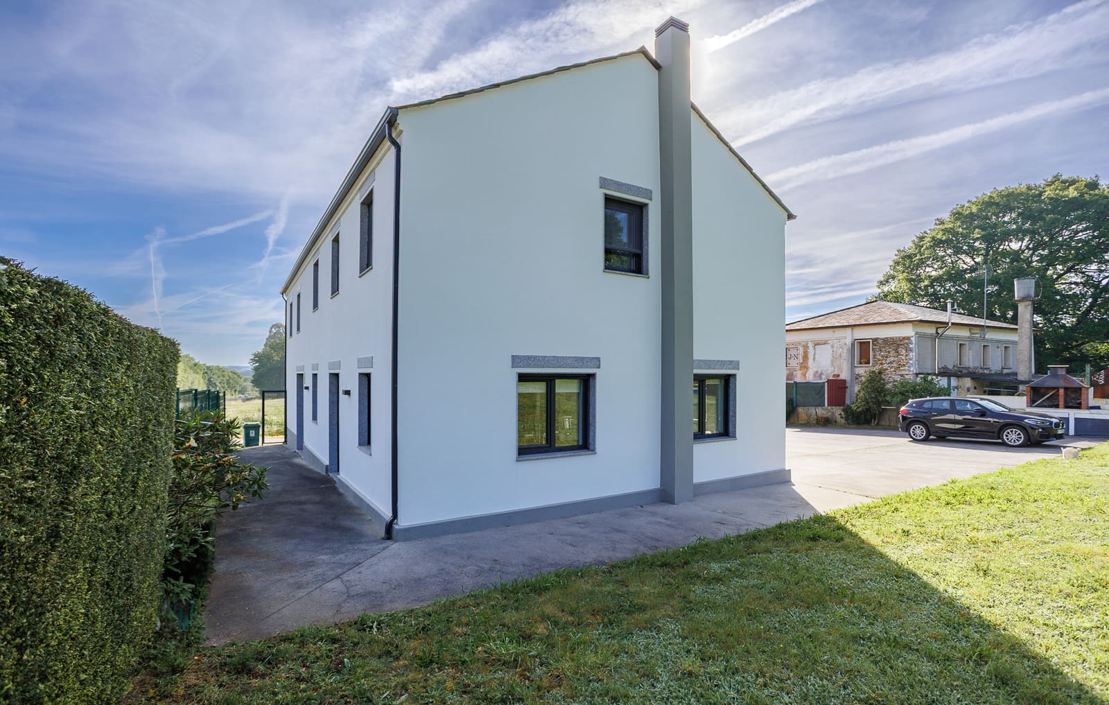 8 bedroom Finca/Country House for sale in Castro de Rei with garage - € 420,000 (Ref: 9895255)