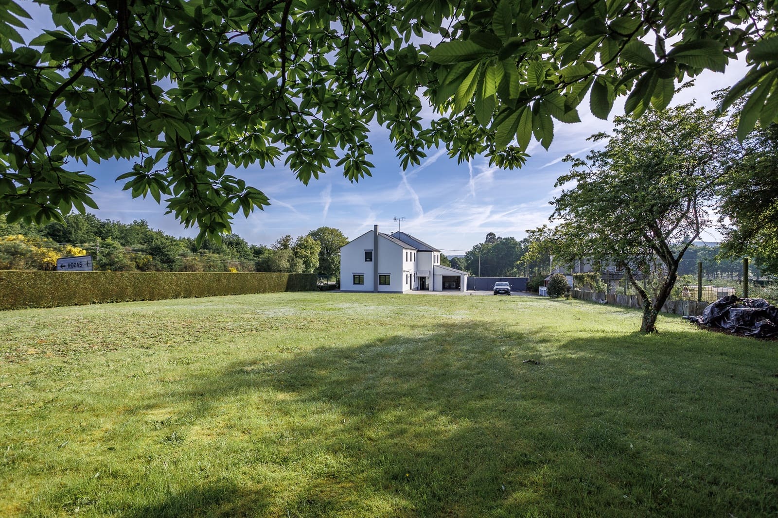 8 bedroom Finca/Country House for sale in Castro de Rei with garage - € 420,000 (Ref: 9895255)