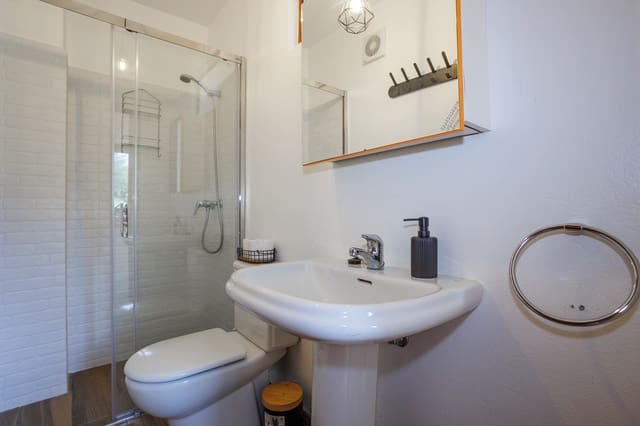 2 slaapkamer Bedrijf te koop in Ribeira de Piquín - € 140.000 (Ref: 9911516)