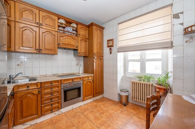 5 soveværelse Finca/Landehus til salg i A Pobra de Trives - € 260.000 (Ref: 9918592)