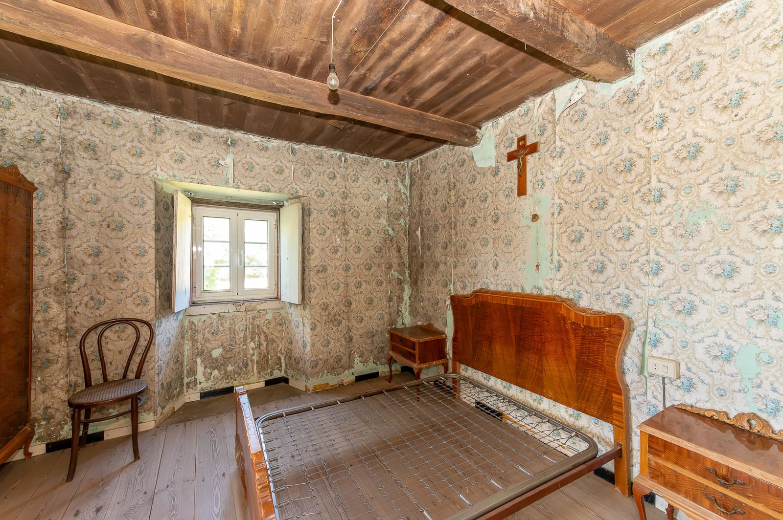 6 bedroom Finca/Country House for sale in Outeiro de Rei - € 270,000 (Ref: 9935097)
