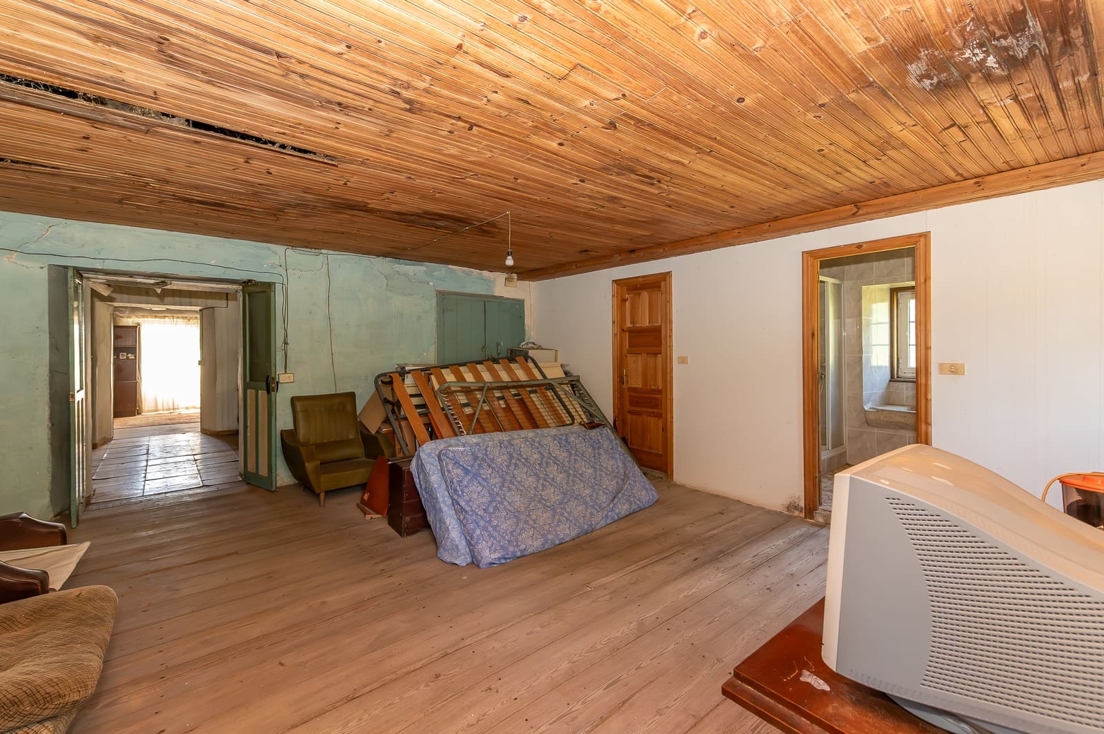 6 bedroom Finca/Country House for sale in Outeiro de Rei - € 270,000 (Ref: 9935097)