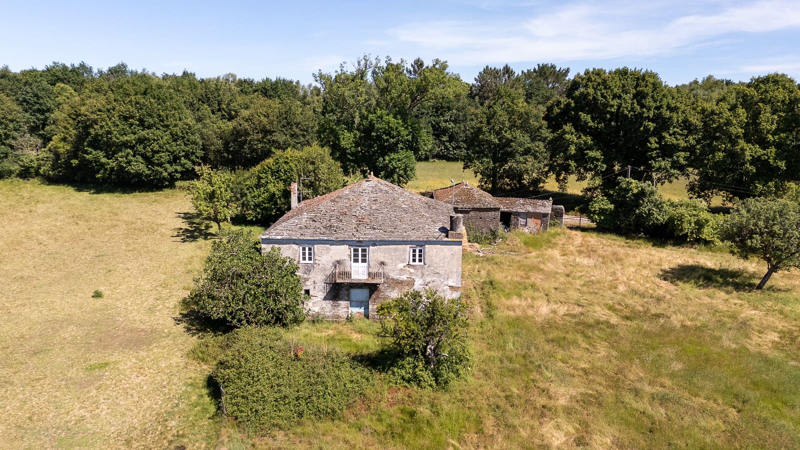 6 bedroom Finca/Country House for sale in Outeiro de Rei - € 270,000 (Ref: 9935097)