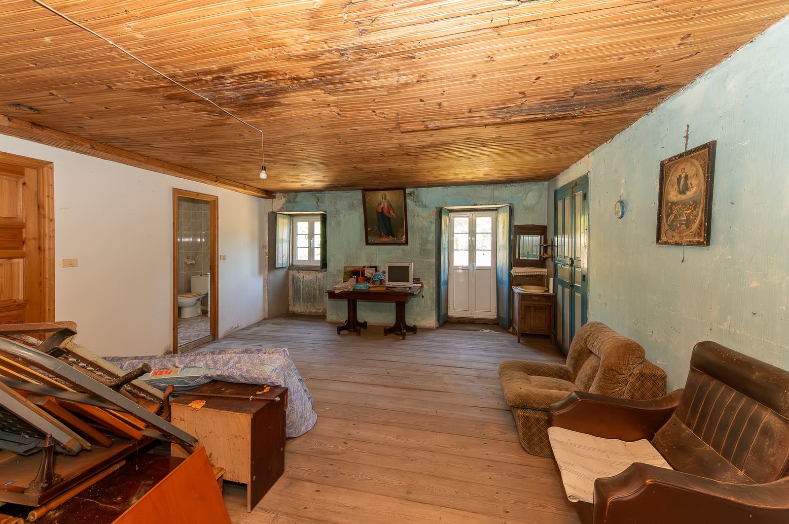 6 bedroom Finca/Country House for sale in Outeiro de Rei - € 270,000 (Ref: 9935097)