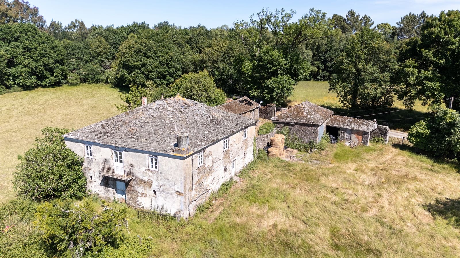 6 bedroom Finca/Country House for sale in Outeiro de Rei - € 270,000 (Ref: 9935097)