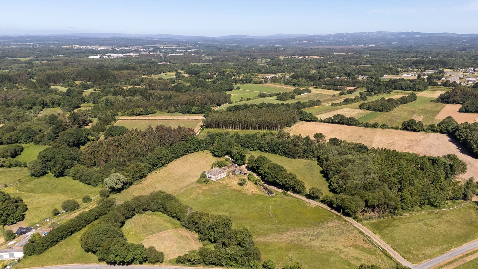 6 bedroom Finca/Country House for sale in Outeiro de Rei - € 270,000 (Ref: 9935097)