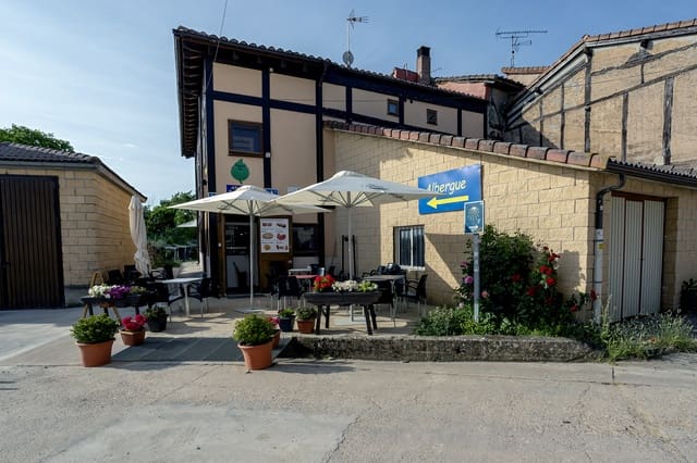 5 bedroom Business for sale in Villasur de Herreros - € 600,000 (Ref: 9940657)