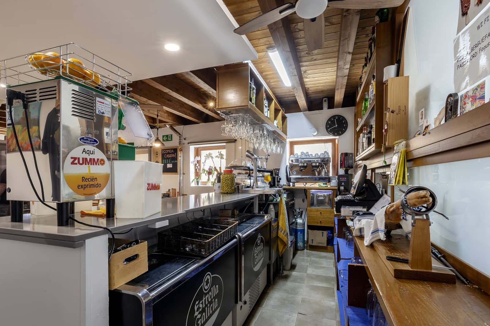 5 bedroom Business for sale in Villasur de Herreros - € 600,000 (Ref: 9940657)