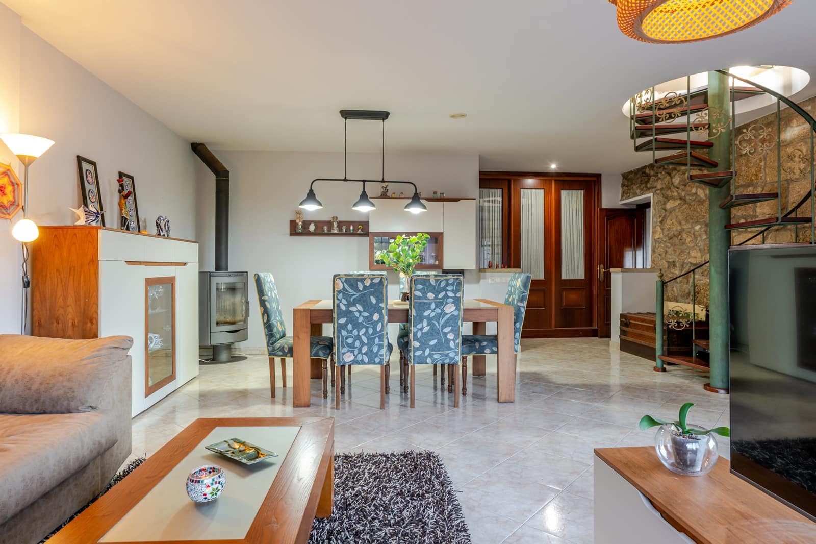 6 soveværelse Finca/Landehus til salg i Cambados med garage - € 595.000 (Ref: 9941172)